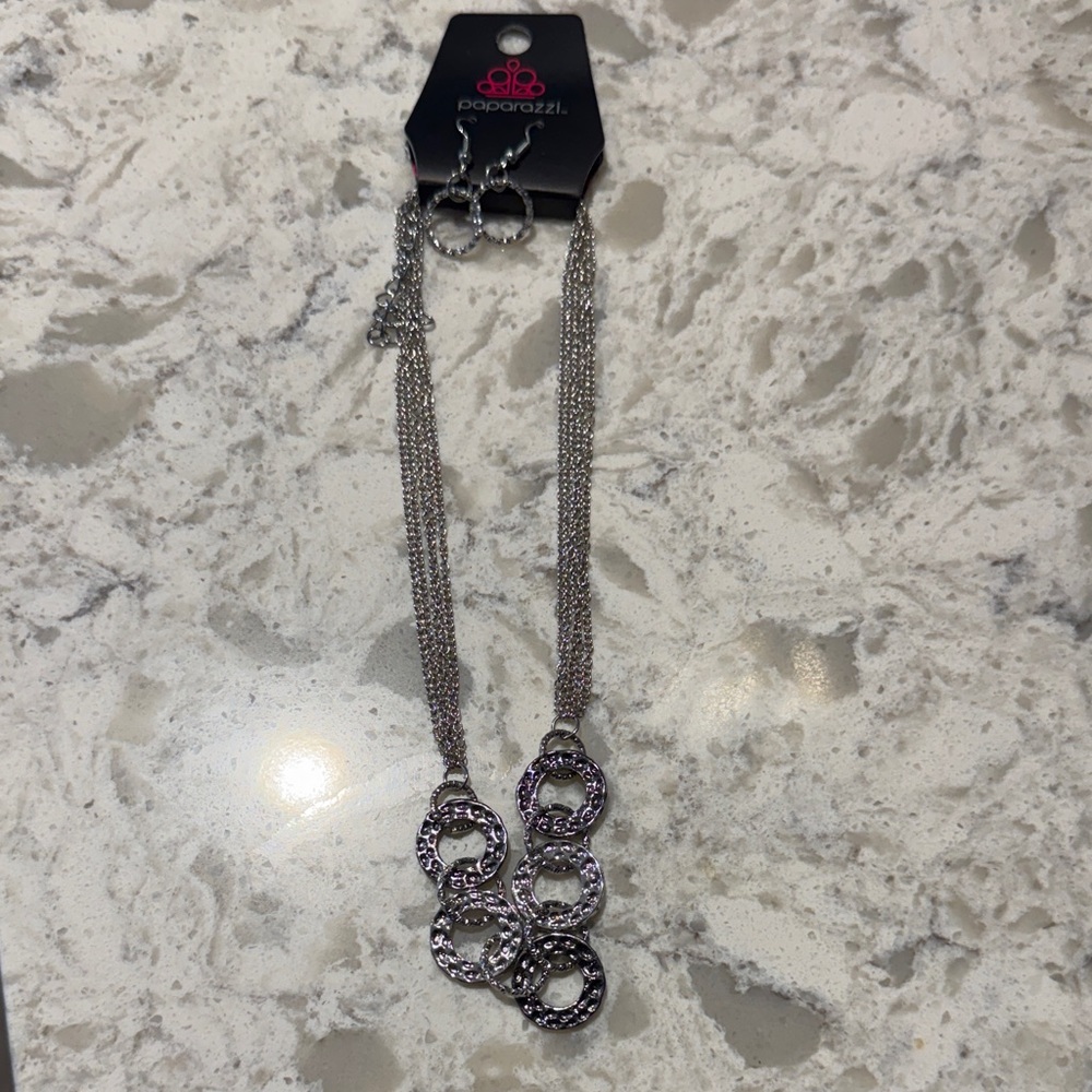 Paparazzi Silver Interlocking Circle Necklace Set